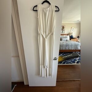 Elegant White Sleeveless Jumpsuit